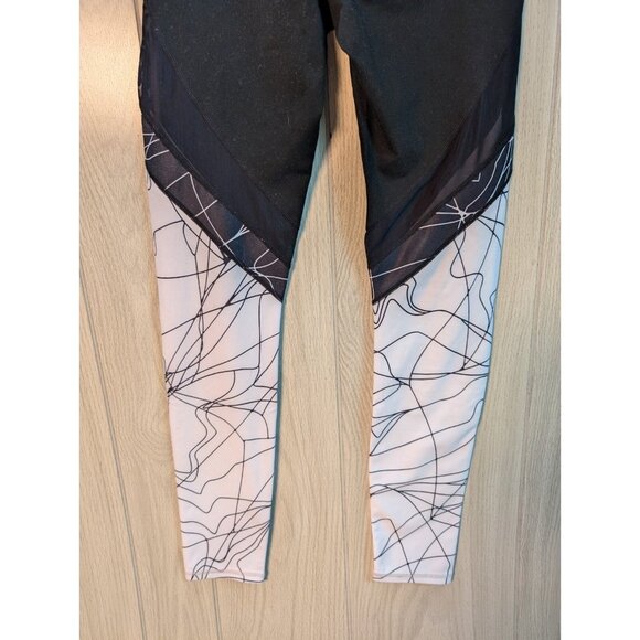 Fabletics High-Rise Mesh Powehold Crop Leggings Abstract Print Black/White XS - Picture 6 of 10